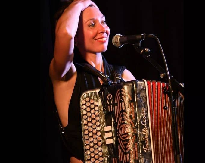 22 02 18 Magda Mago